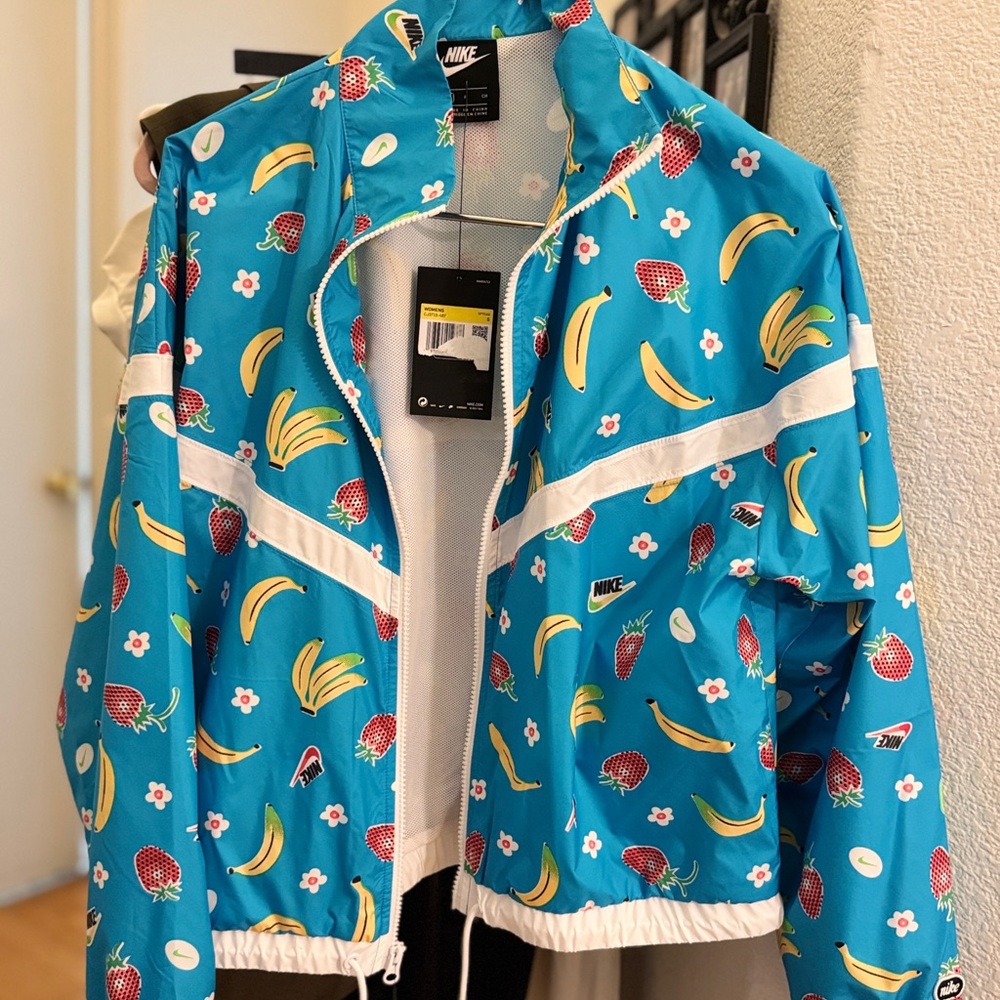 Nike windbreaker jacket